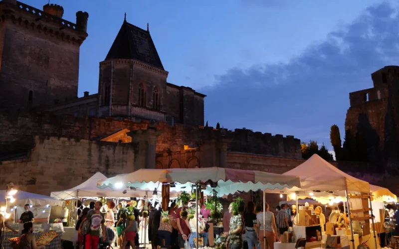 Les marchés nocturnes en Pays d’Uzès Pont du Gard