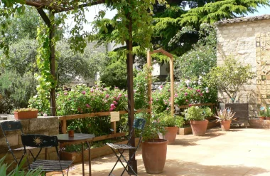 Le Jardin Médiéval d’Uzès et ses tours : entre histoire et écologie
