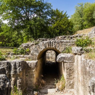 The history of the Uzès-Nîmes aqueduct