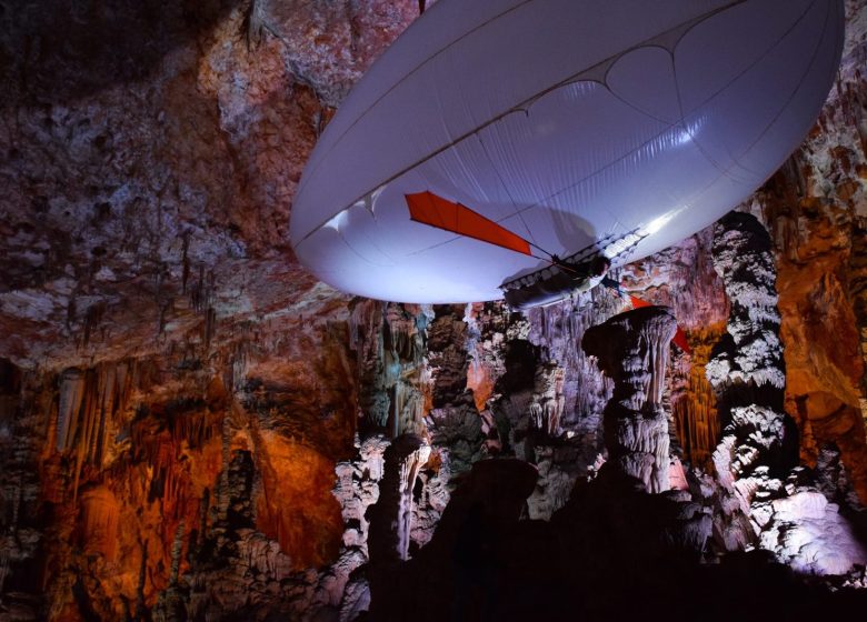 Vol en Aéroplume – Grotte de la Salamandre